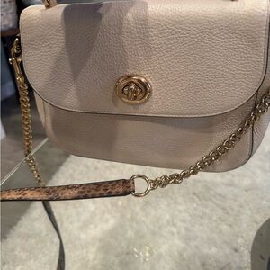 Elegant Cream Leather Shoulder Bag